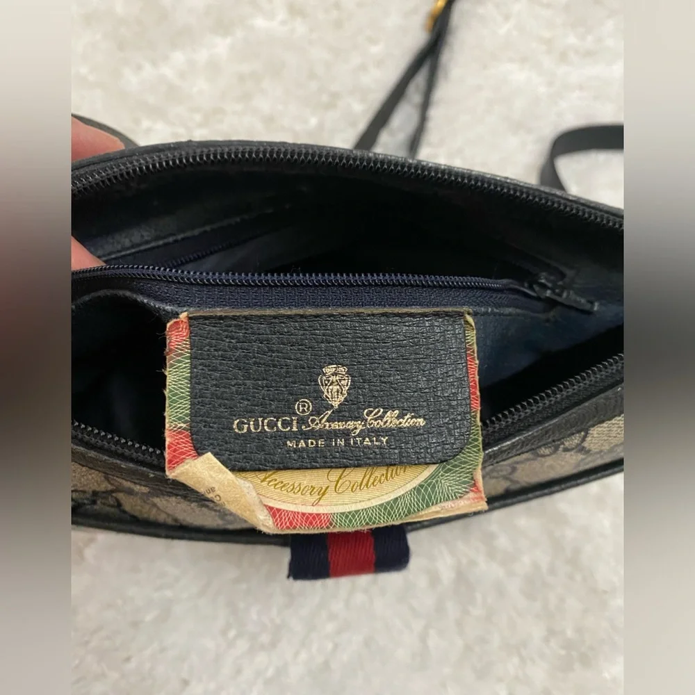 Gucci Vintage Crossbody Bag - Picture 5 of 15